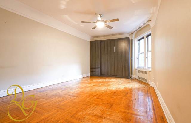 570 Ocean Parkway, #1E Gallery 4