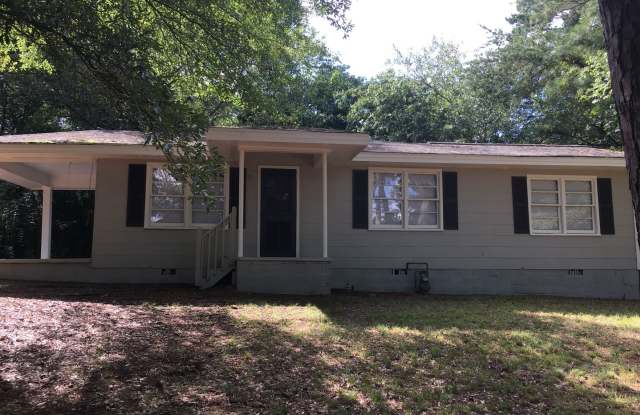 Large 2/1 Home, includes bonus room- Sherwood Forest- $995 - 423 Wilshire Road Northeast, Floyd County, GA 30161