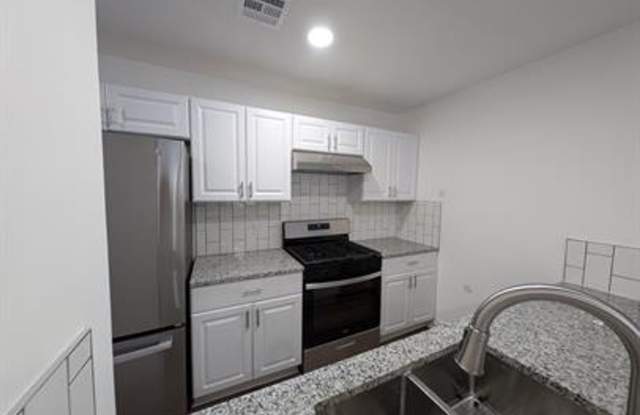 3 Bedroom Duplex in the Heart of Glenpool Gallery 4