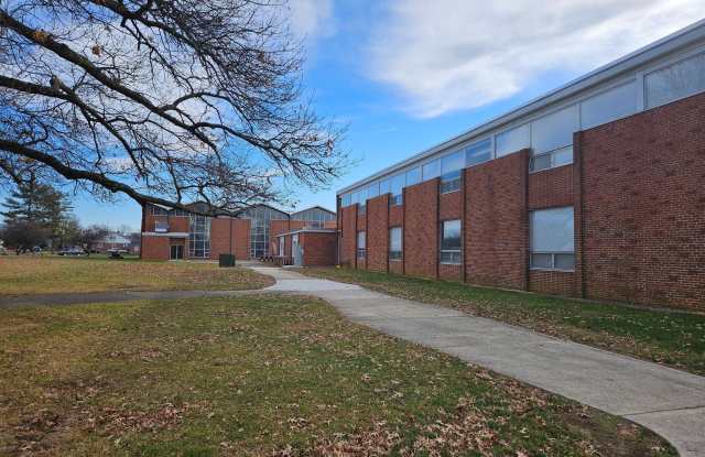 1811 LINCOLN Way E Gallery 2