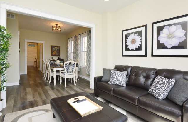 2904 W DIVERSEY Avenue Gallery 2