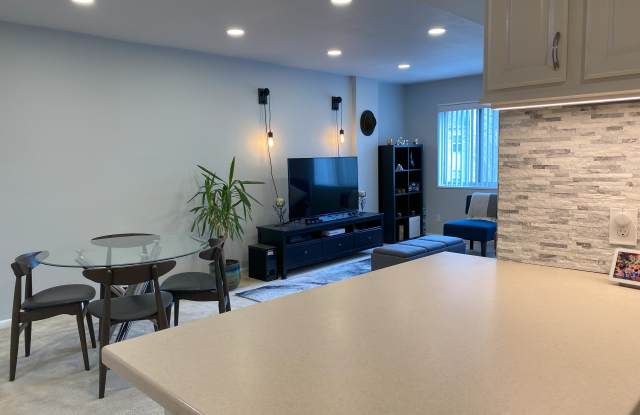 5340 Holmes Run Pkwy photos photos