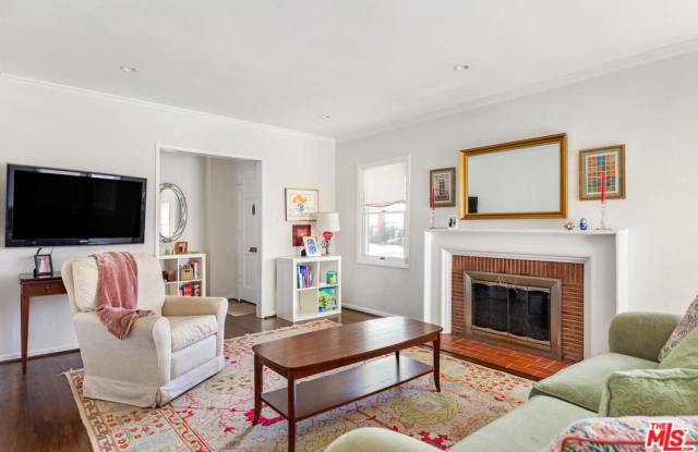 2722 BUTLER Avenue Gallery 4
