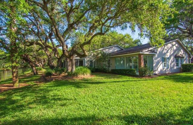 121 E Park Shores Circle unit: 32E photos photos