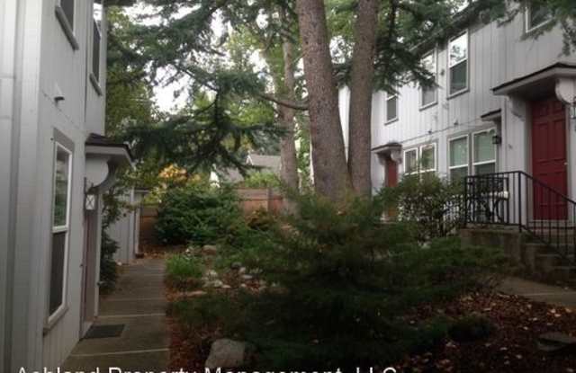 327 N Main #1 - 327 N Main St, Ashland, OR 97520