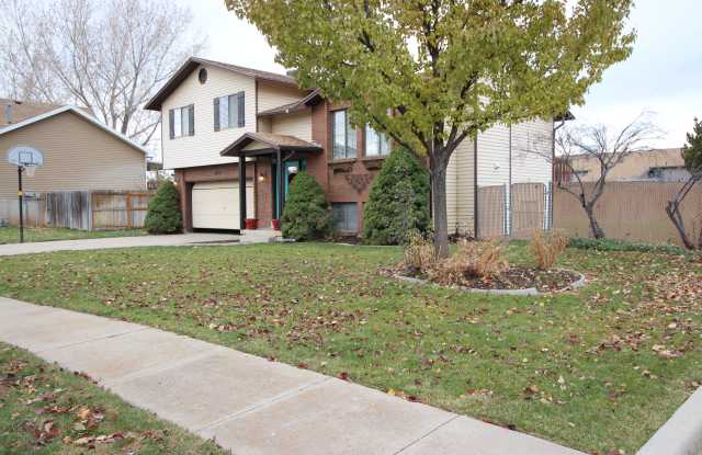 5673 Village Way Gallery 3