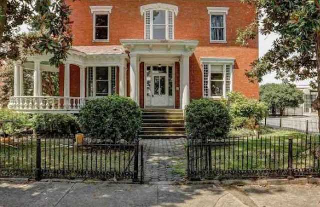 4 Bedroom Single Family Home in Petersburg photos photos
