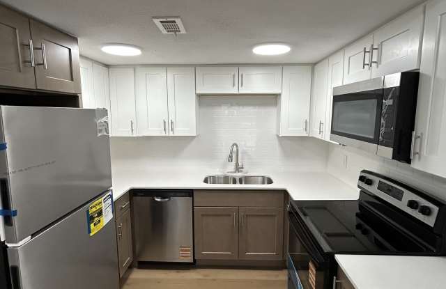 Eastbank Apartments photos photos