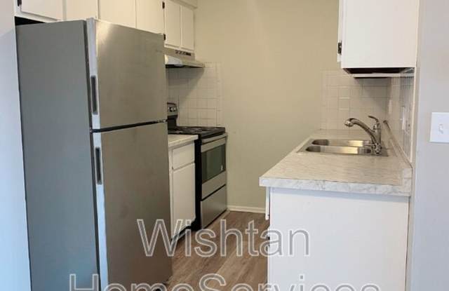 218 N Charleston Blvd - 218 Charleston Boulevard, Macomb, IL 61455