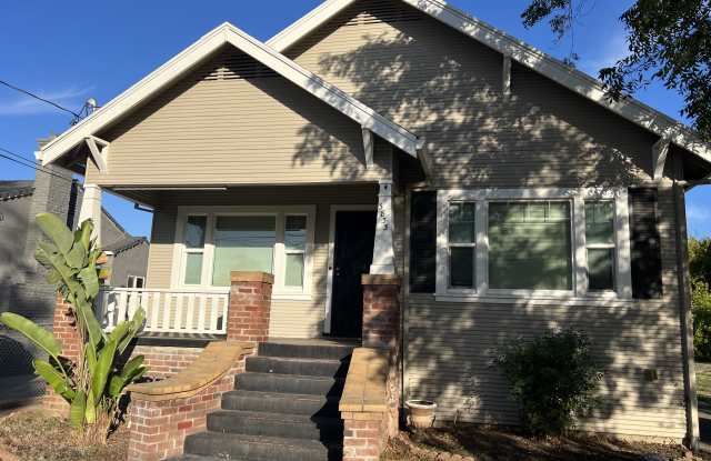 3833 35th St - 3833 35th Street, Sacramento, CA 95820