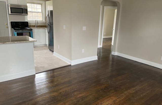 4615 Eastover Avenue Gallery 2