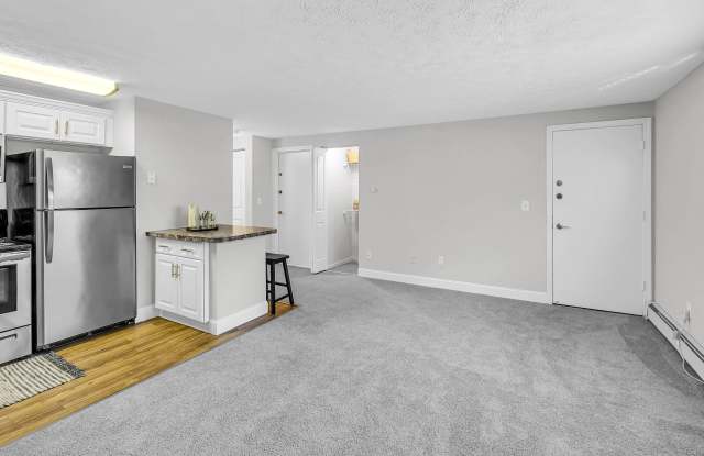 Edgewood Court Gallery 3