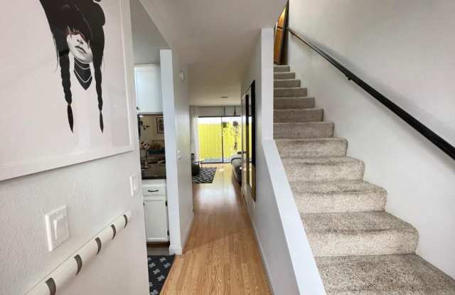 4761 35th St Apt 9 Gallery 3