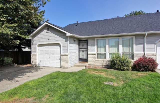 Single-Level Unit w/1-Car Garage Gallery 1