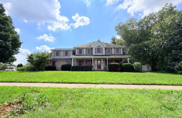 NOW SHOWING: 5 Bedroom / 3.5 Bathroom Home located at 2047 Parkside Dr. in Columbus, IN Gallery 1