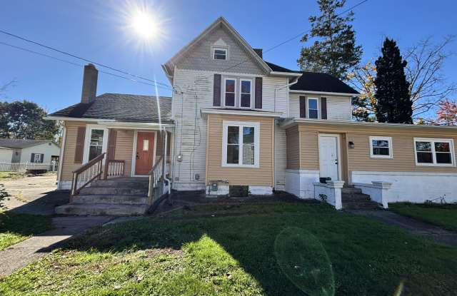 1806 Erie Street South Gallery 1