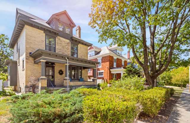 157 E. Oakland Ave. photos photos