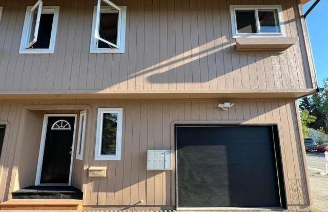 1509 Karluk Street Gallery 1