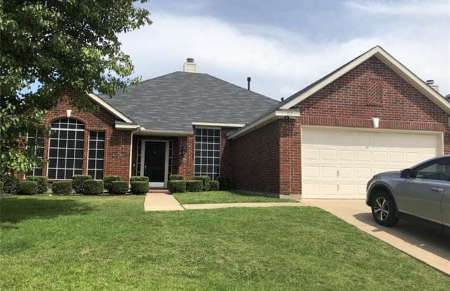 117 Fort Edward Drive - 117 Fort Edward Drive, Arlington, TX 76002