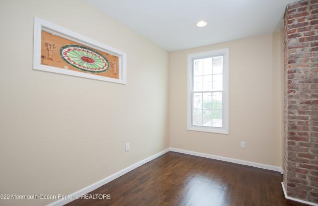 123 Hague Street Gallery 4