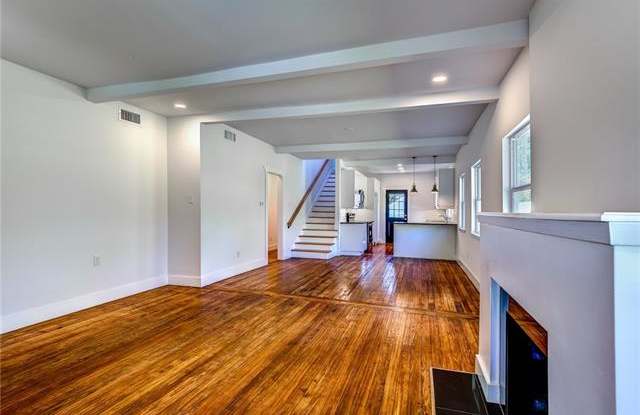 1009 Orange Avenue Gallery 4