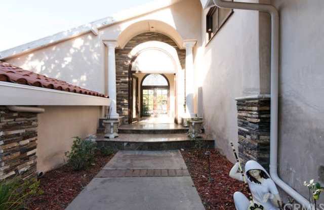 6857 Crest Road Gallery 2