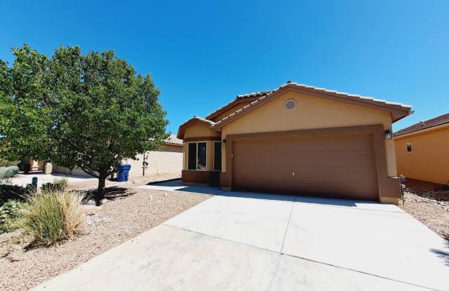 3 bed 2 bath home in Huning Ranch. Great Yard! photos photos