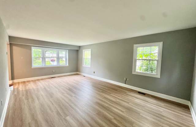 4908 ROCKY SPRING Lane Gallery 4