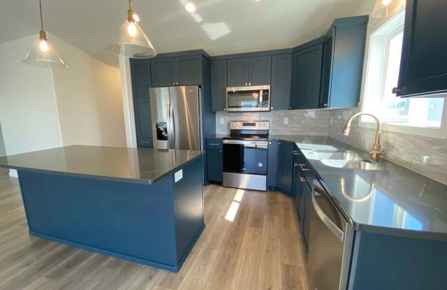 3 bed, 2.5 bath South Fargo Home For Rent! photos photos