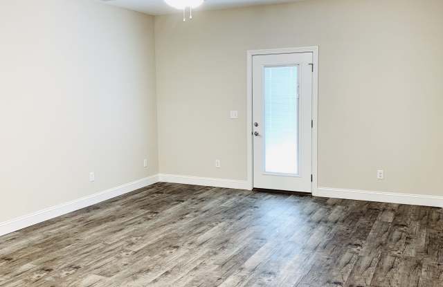 1235 Kenilwood Way Gallery 2