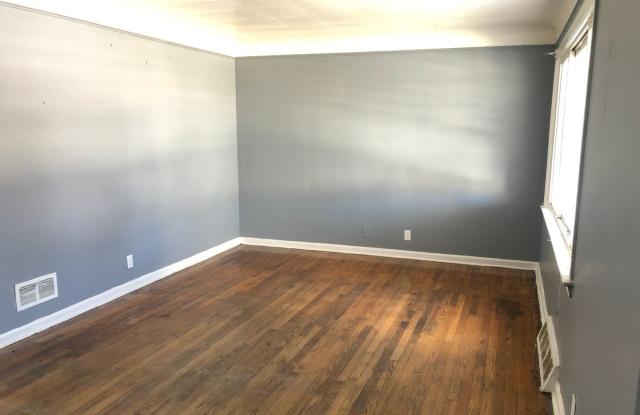 3 BED 1 BATH IN BEAUTIFUL GARFIELD HEIGHTS! photos photos
