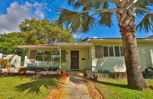 201 NE 7th Street - 201 Northeast 7th Street, Boca Raton, FL 33432