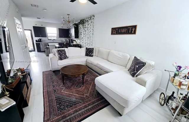 518 SouthWest 19th Way photos photos