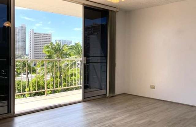 PET-FRIENDLY MOILIILI UNIT FOR RENT – AVAILABLE NOW Gallery 3