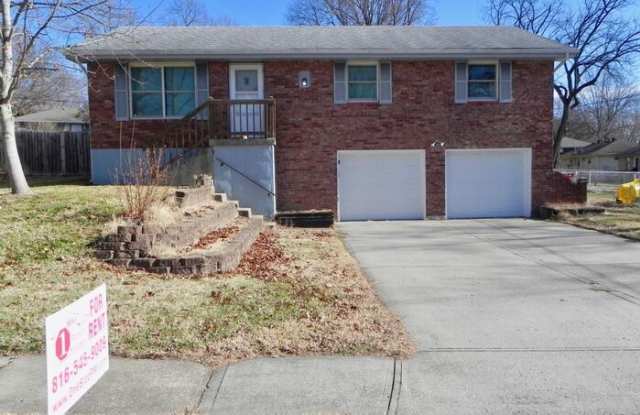 1319 South McHenry Avenue - 1319 South Mchenry Avenue, Independence, MO 64057