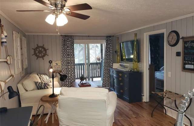 200 Captains Walk Circle Gallery 2