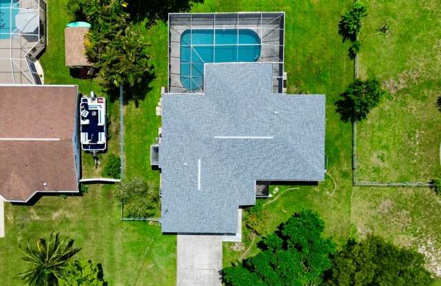 3/2 Pool Home photos photos