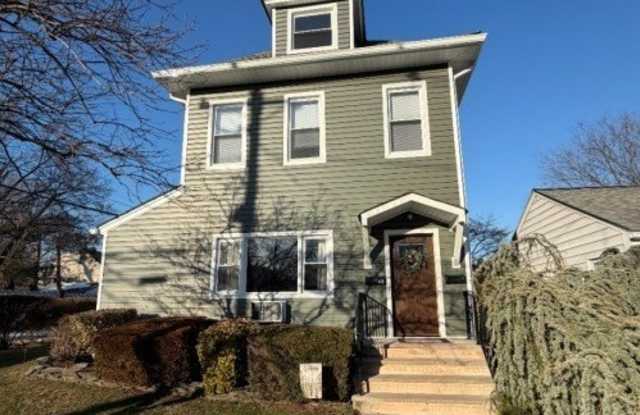 65 E Passaic St photos photos