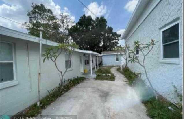 618 Bowman Ave photos photos