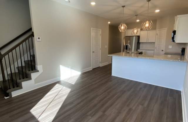 1040 Glenkirk Drive - A Gallery 4