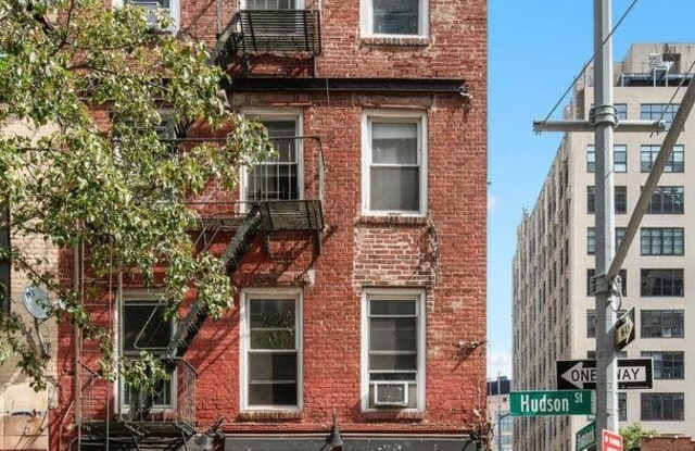 282 HUDSON Street Gallery 2