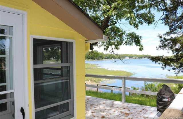 875 Fleetwood Road photos photos