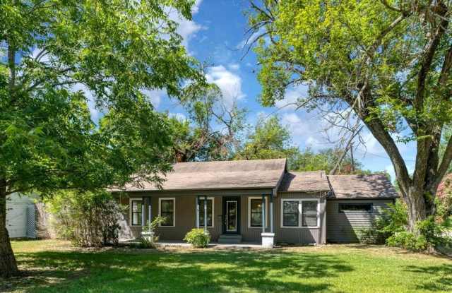 207 Hackberry Street - 207 Hackberry Street, Terrell, TX 75160