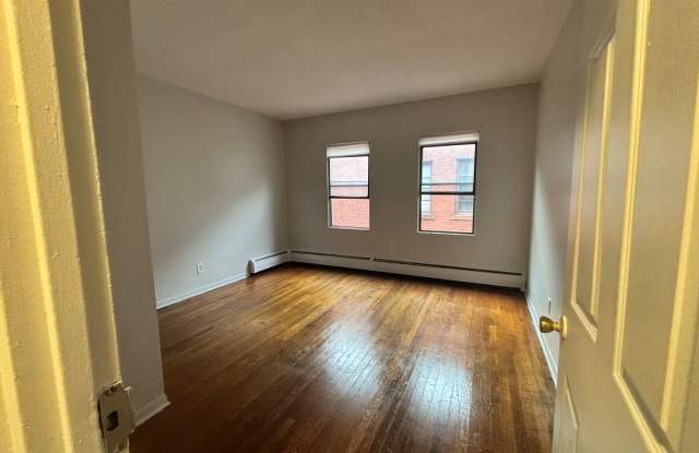 Spacious 3-Bedroom Apartment – Heat & Hot Water Included! Gallery 3