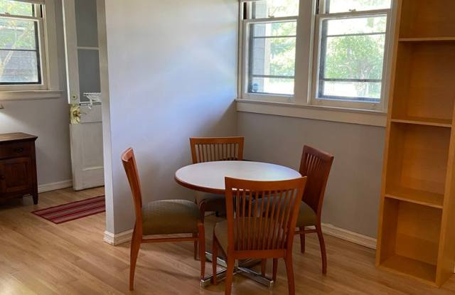 Guest Cottage for rent Gallery 4