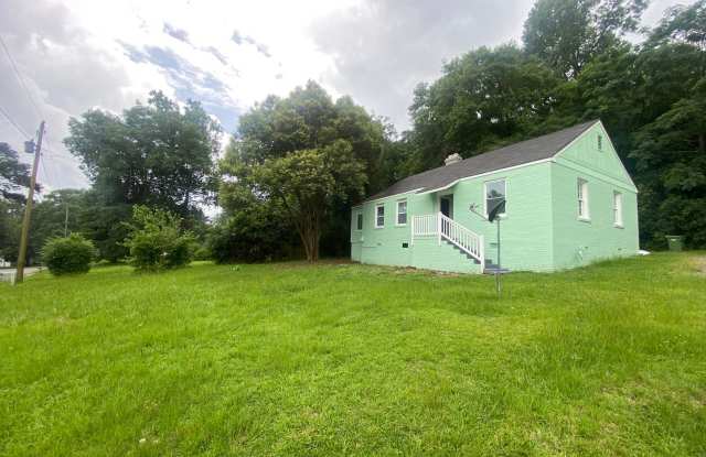 **AVAILABLE NOW**3 Bedroom / 1 Bathroom Home for Rent Near Ft. Benning in Columbus, GA*** photos photos