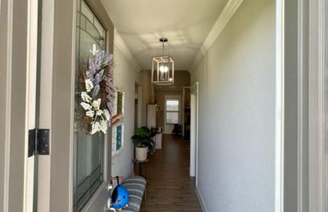1341 Little Osage Lane Gallery 3