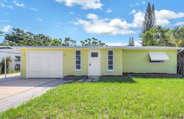 Darling Updated 2BD/1BTH+Flex Space Home in Holiday! photos photos