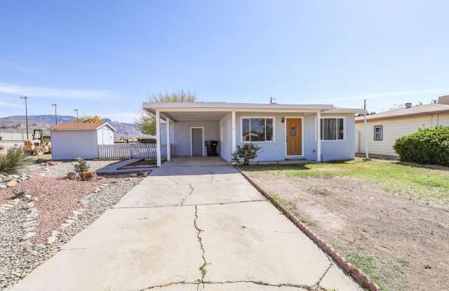 Conveniently located 3 Bedroom, 2 bath photos photos