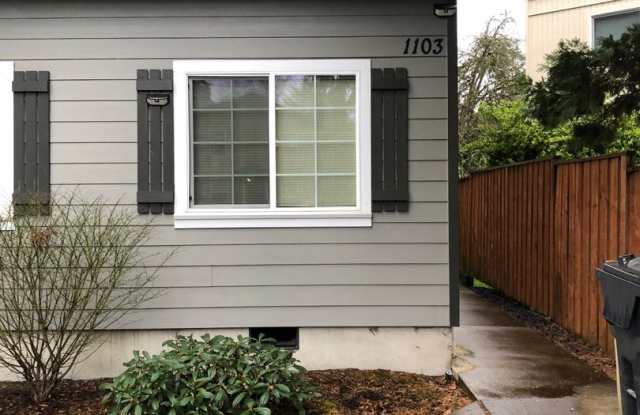 Small Pet Friendly! 4 Bedroom, 2 Bathroom Close to Campus! photos photos